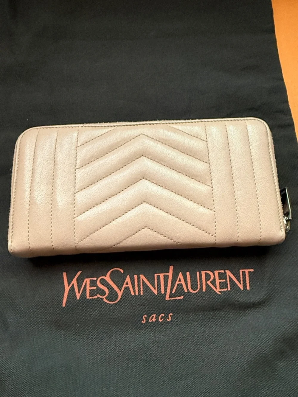 Yves Saint Laurent Quilted Zip Wallet in Light Taupe - Picture 5 of 10